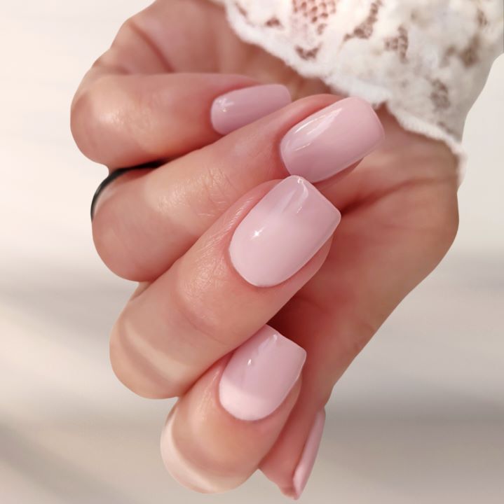 gelnägel-rosa-mit-dahlia-rose-pink-uv-nagelfolien-manifix-hand